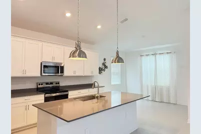 7117 Dilly Lake Avenue, Groveland, FL 34736 - Photo 11