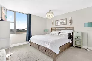 255 Dolphin Point, Clearwater Beach, FL 33767 - Photo 13