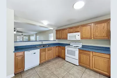 7465 Hunters Greene Circle, Lakeland, FL 33810 - Photo 11