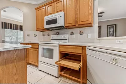 308 Beacon Avenue, Kissimmee, FL 34759 - Photo 9