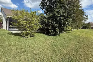 34 Lakepointe Cir, Kissimmee, FL 34743 - Photo 13