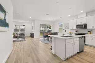 995 Fiesta Key Cir, Lady Lake, FL 32159 - Photo 3