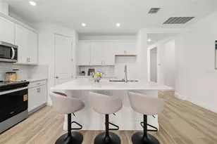 995 Fiesta Key Cir, Lady Lake, FL 32159 - Photo 5