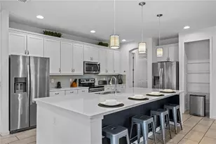 2613 Yountville Ave, Kissimmee, FL 34741 - Photo 9