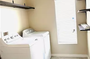 2751 Wadeview Loop, Saint Cloud, FL 34769 - Photo 3