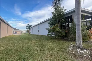 2751 Wadeview Loop, Saint Cloud, FL 34769 - Photo 5