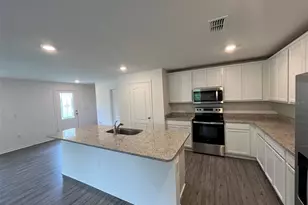 671 Bay Leaf Dr, Poinciana, FL 34759 - Photo 9