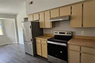 7848 Kensingham Ct, Orlando, FL 32835 - Photo 5