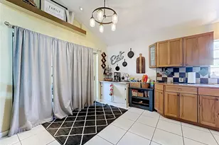 1820 Lost Lake Ct, Saint Cloud, FL 34771 - Photo 9