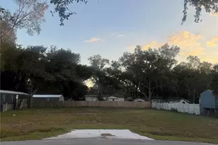 325 Donald Ln, Winter Haven, FL 33880 - Photo 1