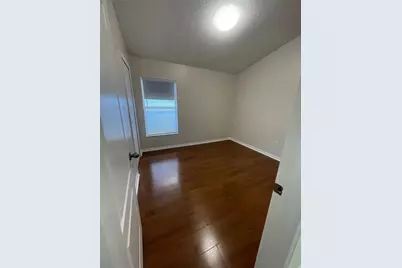 8044 Canterbury Lake Boulevard, Tampa, FL 33619 - Photo 13