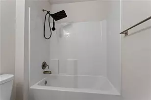 860 Vienna Dr, Winter Haven, FL 33884 - Photo 23