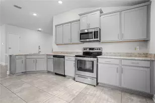 860 Vienna Dr, Winter Haven, FL 33884 - Photo 11