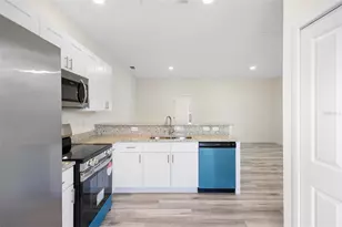 262 Royal Palm Dr, Kissimmee, FL 34743 - Photo 9