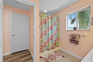 3910 77th Pl E, Sarasota, FL 34243 - Photo 27