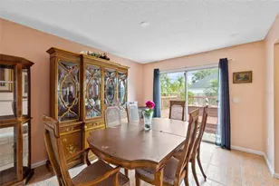 3910 77th Pl E, Sarasota, FL 34243 - Photo 13