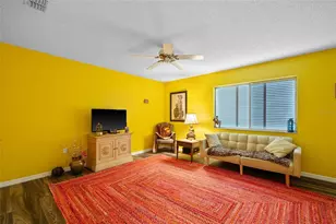 3910 77th Pl E, Sarasota, FL 34243 - Photo 33