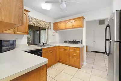 712 E Flag Way, Kissimmee, FL 34759 - Photo 11