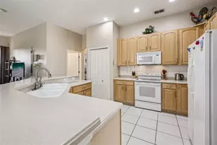 722 Brighton Dr, Davenport, FL 33897 - Photo 13