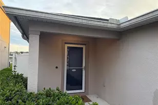 10428 Laguna Plains Dr, Riverview, FL 33578 - Photo 3