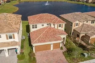 10425 Siddington Dr, Orlando, FL 32832 - Photo 1