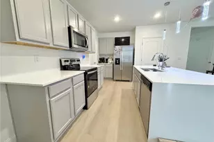 1388 Berry Ln, Davenport, FL 33837 - Photo 5