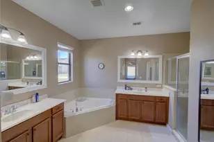 2717 Eagle Cliff Dr, Kissimmee, FL 34746 - Photo 17