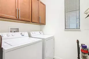 572 Presido Park Pl, Kissimmee, FL 34759 - Photo 35