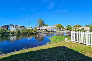 1824 Riverside Dr, Moore Haven, FL 33471 - Photo 3