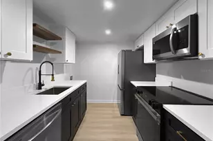 805 Sky Lake Cir, Orlando, FL 32809 - Photo 3