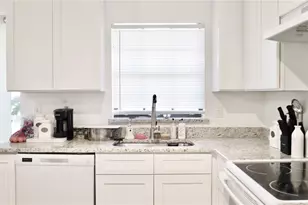 360 Cocoa Ct, Kissimmee, FL 34758 - Photo 3