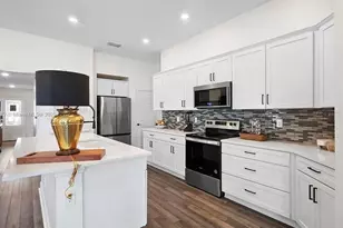 9100 Oscraft Dr, Davenport, FL 33896 - Photo 5