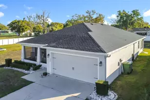 389 St Georges Cir, Eagle Lake, FL 33839 - Photo 3