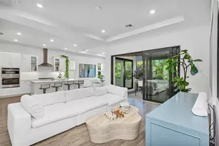 1115 Seagrape Dr, Ruskin, FL 33570 - Photo 9