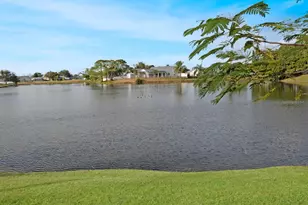 2421 Queenswood Cir, Kissimmee, FL 34743 - Photo 31