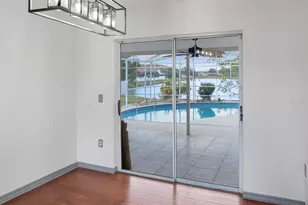 2421 Queenswood Cir, Kissimmee, FL 34743 - Photo 15