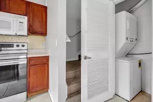 4012 Santa Maria Dr, Kissimmee, FL 34741 - Photo 5