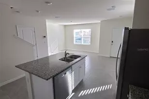 384 Preston Cv Dr, Saint Cloud, FL 34771 - Photo 5