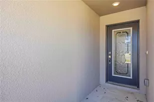 1035 Tropea Ln, Auburndale, FL 33823 - Photo 5