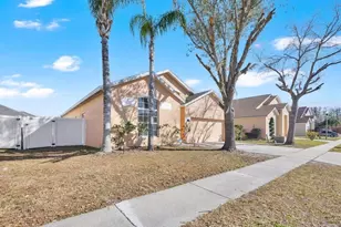 2109 Woodsedge Dr, Kissimmee, FL 34746 - Photo 5