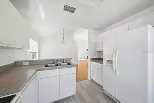 7962 Niagara Falls Ct, Orlando, FL 32825 - Photo 5