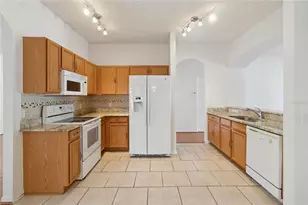 325 Azincourt Ln, Kissimmee, FL 34759 - Photo 7