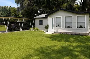 922 Cr 482A, Lake Panasoffkee, FL 33538 - Photo 1