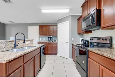 5660 Elsinore Way, Lakeland, FL 33805 - Photo 17