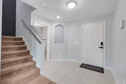 5660 Elsinore Way, Lakeland, FL 33805 - Photo 9