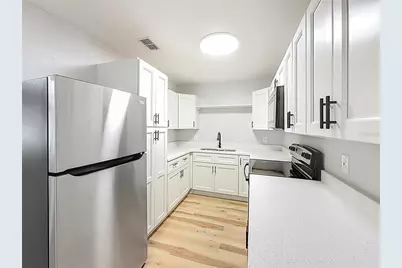 2112 NE 7th Avenue, Gainesville, FL 32641 - Photo 15