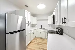 2112 NE 7th Ave, Gainesville, FL 32641 - Photo 15