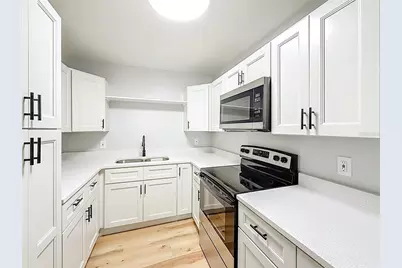 2112 NE 7th Avenue, Gainesville, FL 32641 - Photo 17