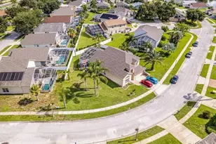 2654 Star Lake View Dr, Kissimmee, FL 34747 - Photo 3