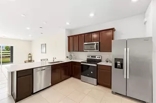 2851 Stunning Ave, Davenport, FL 33896 - Photo 5